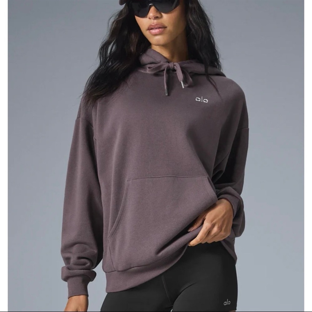 ALO YOGA | ✨NEW✨ Accolade Hoodie in Raisinette - Picture 2 of 6